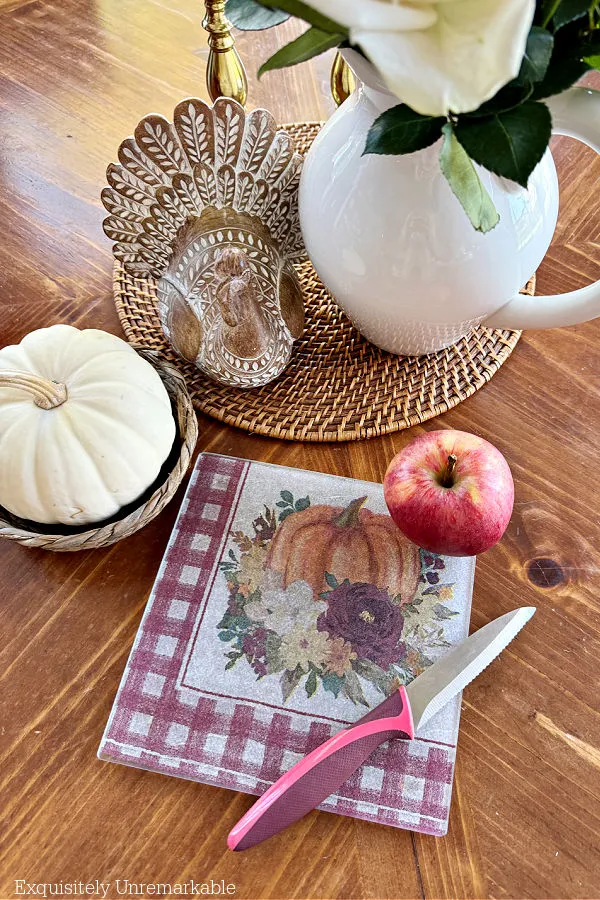 Fall Napkin Decoupage Glass Cutting Board DIY Fall Napkin Decoupage Glass Cutting Board DIY